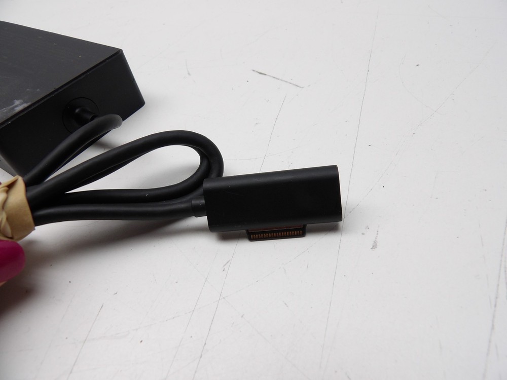 Microsoft Model 1917 Surface Dock 2 Docking Station No Power Supply