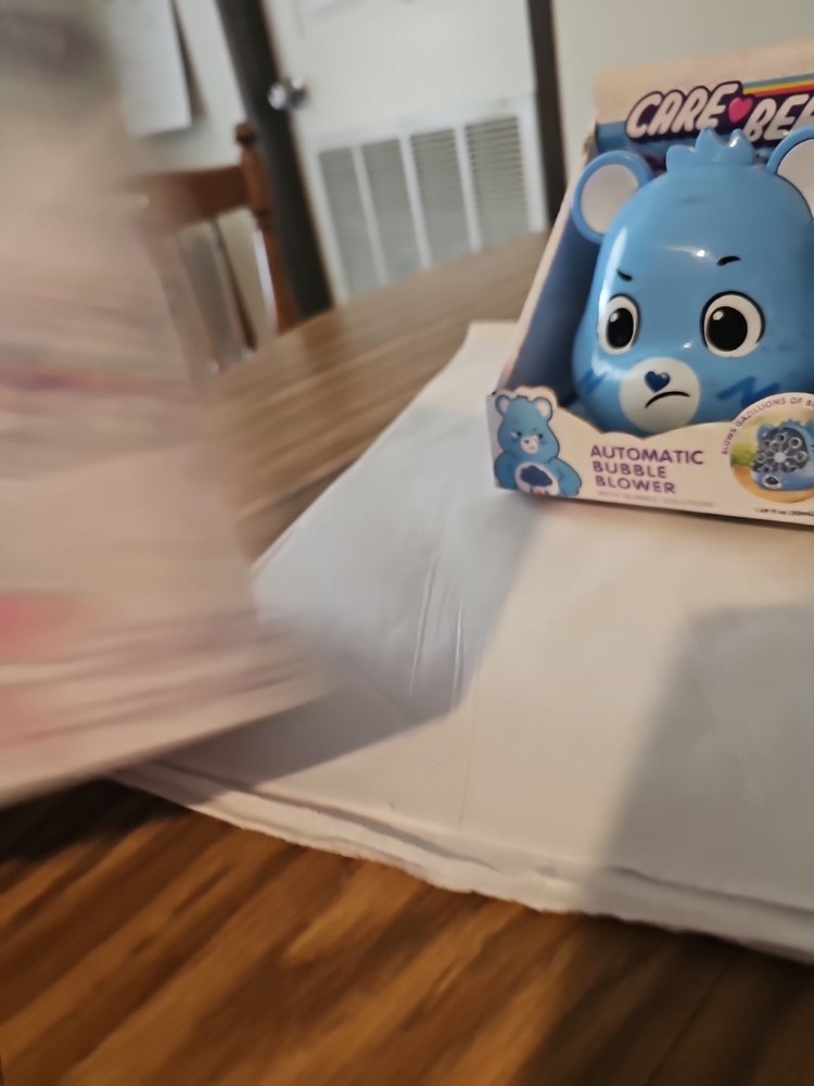 Cheer Bear Bubble Blower w/Solution 8.25”H-Care Bear -Automatic (New in Box)