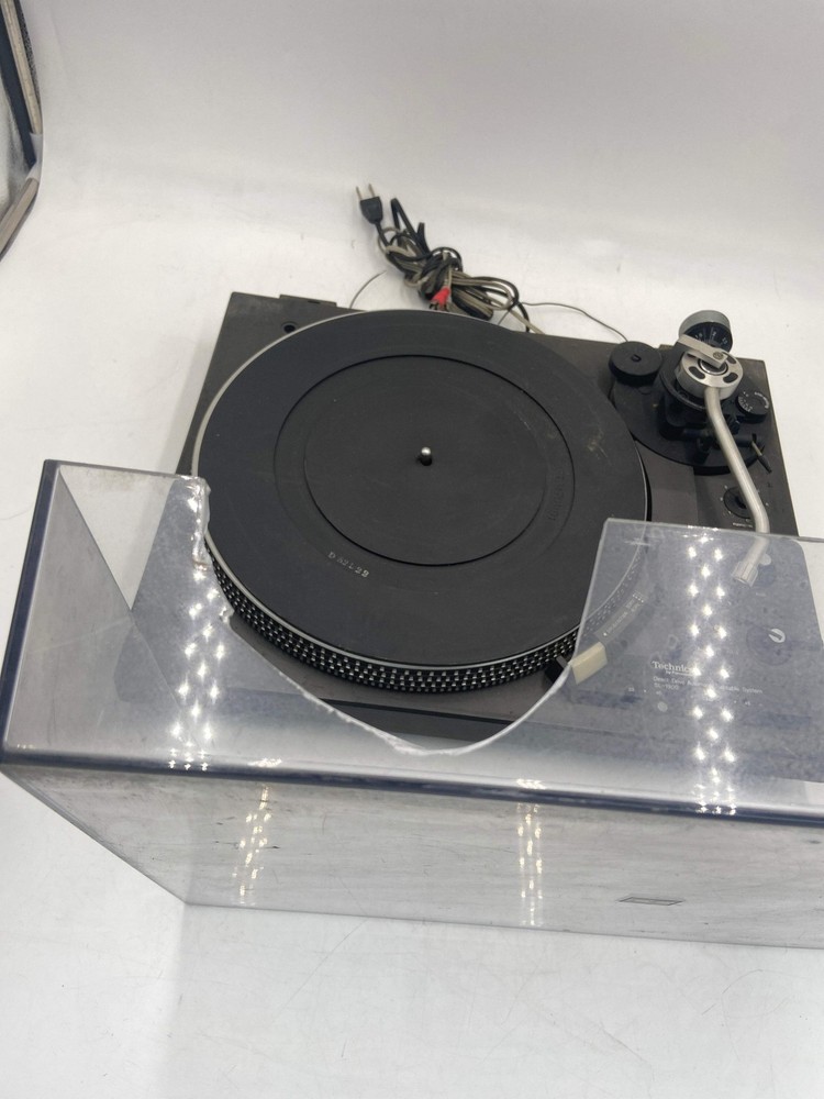 Technics By Panasonic SL-1900 Direct Drive Automatic Turntable System