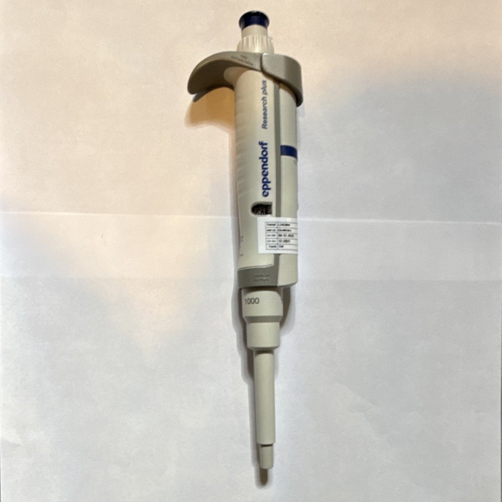 Eppendorf Research Plus Adjustable Automatic Pipette 100-1000 µL Single Channel
