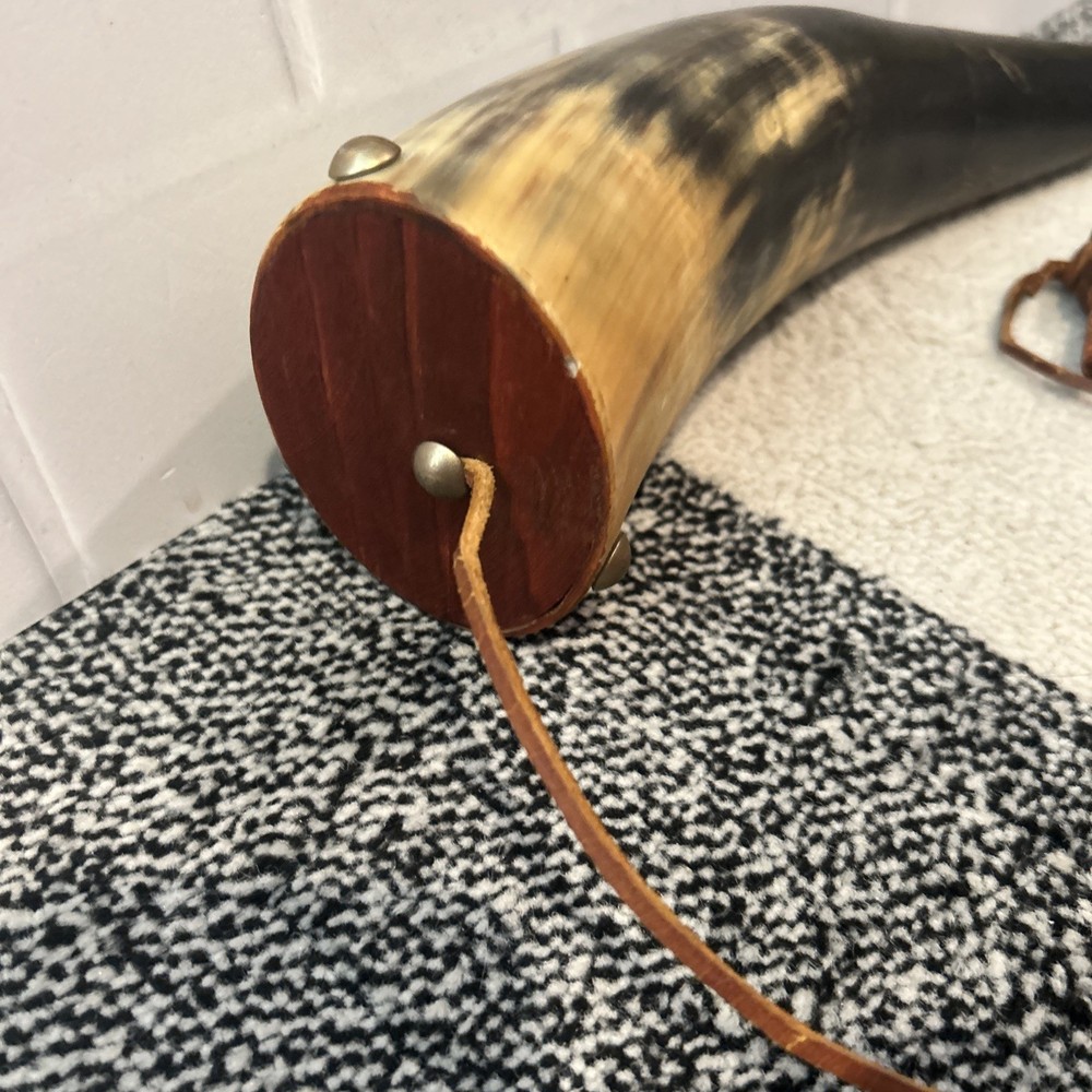 Muzzle-Loaders Authentic Black Powder Horn w/ Leather Strap 15”