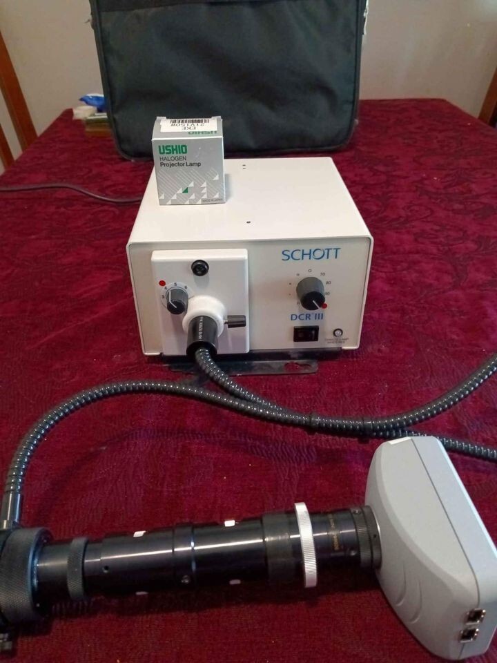 SCHOTT DCR III DC-REGULATED LIGHT SOURCE