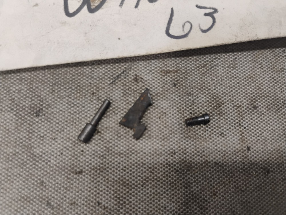 Winchester Model 63 Extractor With Plunger And Screw