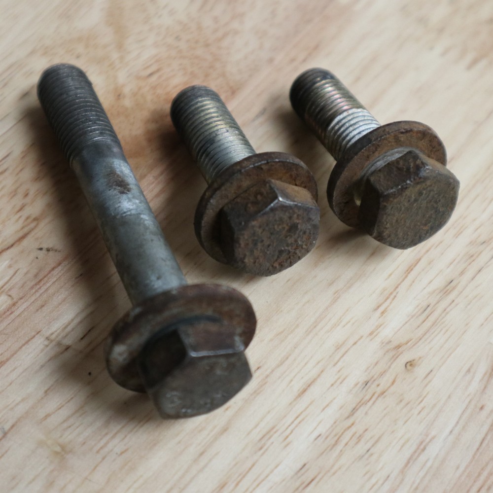 BMW E36 DIFF DIFFERENTIAL MOUNTING BOLTS X3 3 SERIES