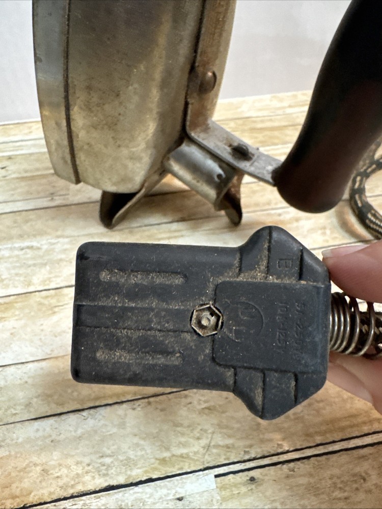 Antique General Electric Iron With Cord