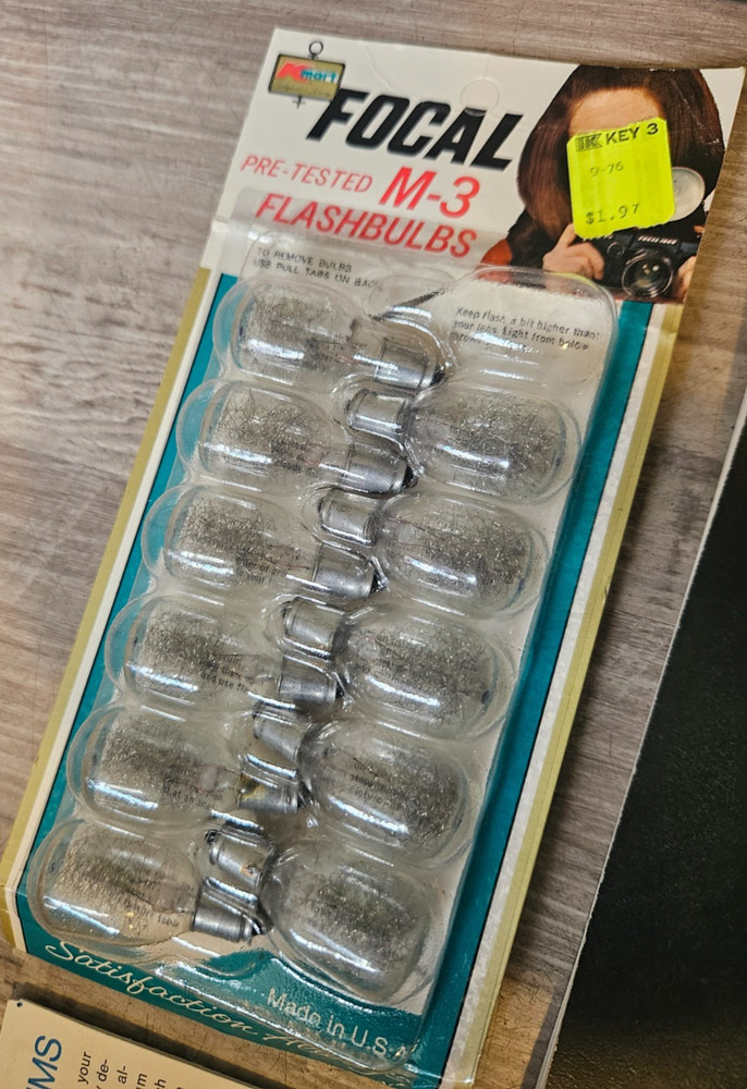 Polaroid Automatic Model 104 Land Camera Original Box, Manual, Flash, Untested.