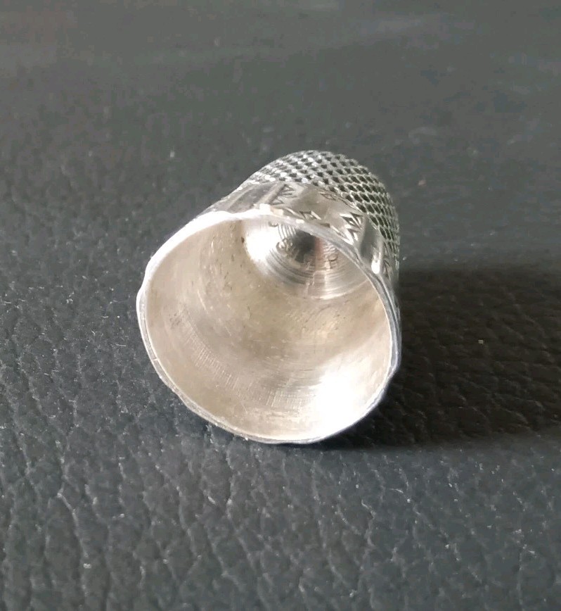 Antique Victorian sterling silver thimble size 11