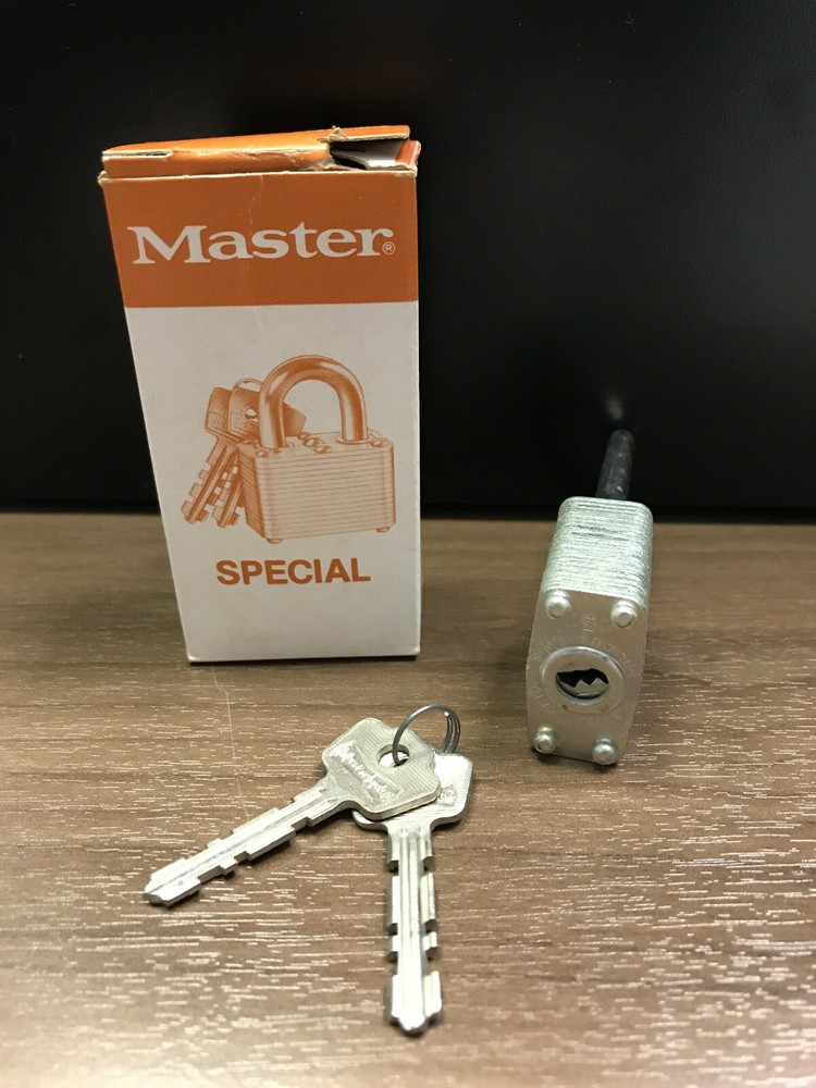 Master Lock 105LF KD Laminated Steel Padlock...NOS