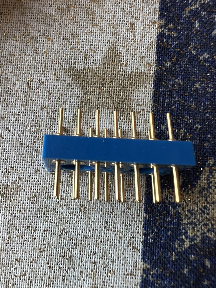** Quantity 10 ** 14 PIN DIP Header