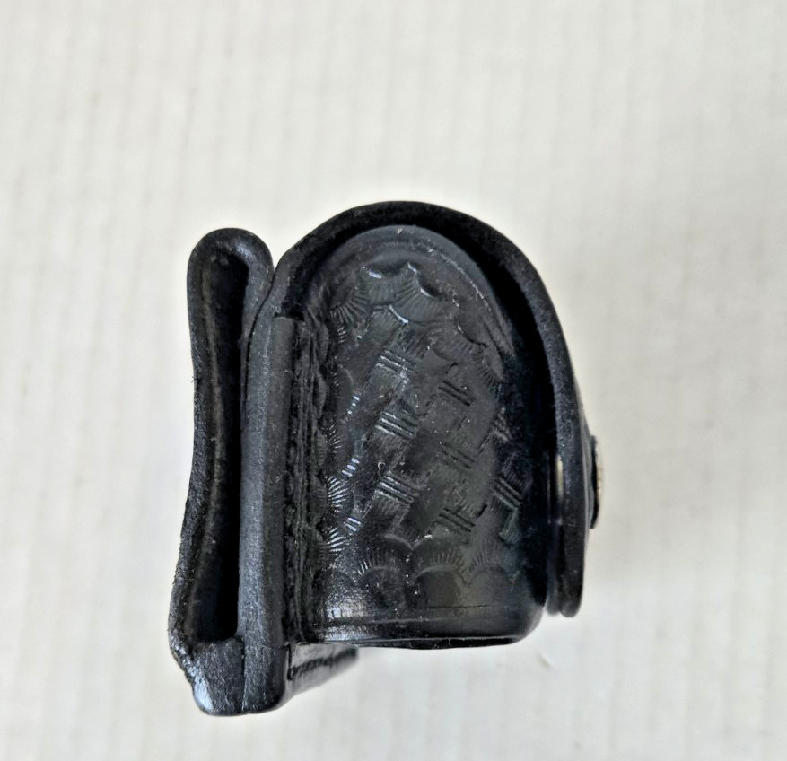 LEATHER SIX SECOND RELOAD CASE 103MED SET LOT Q