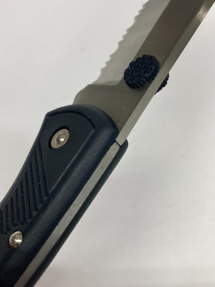 Lg Tactical Lockback Folder w/Combo Edge, Clip, Thumbswitch RA7014DP No Box