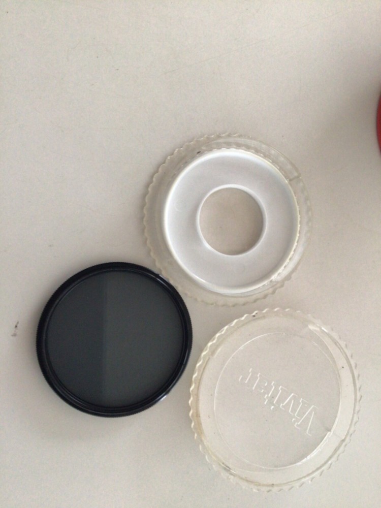 VIVITAR 62MM POLARIZING CAMERA LENS FILTER WITH CASE