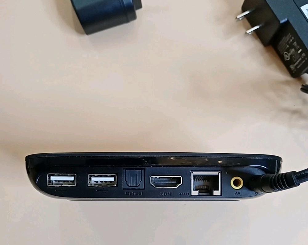 🤩. Two Smart TV Boxes One HDMI Cable