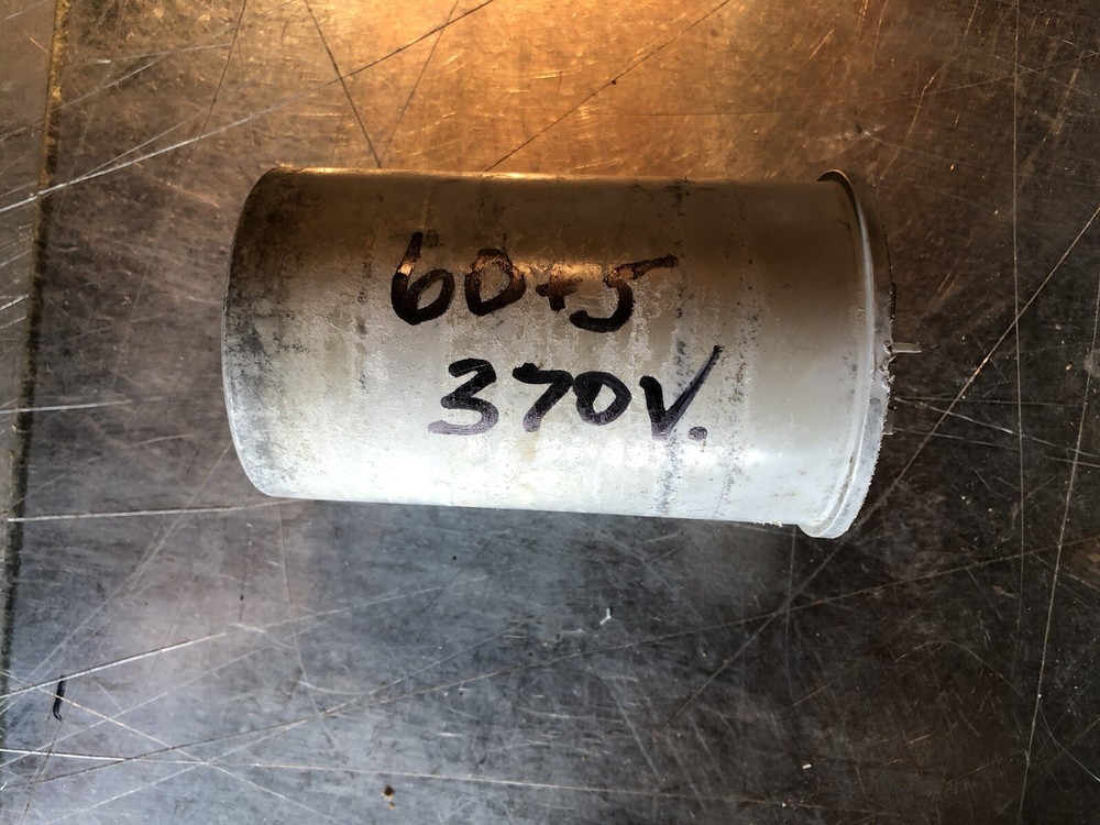 Dual Run Capacitor 60/5/370 Vac Round