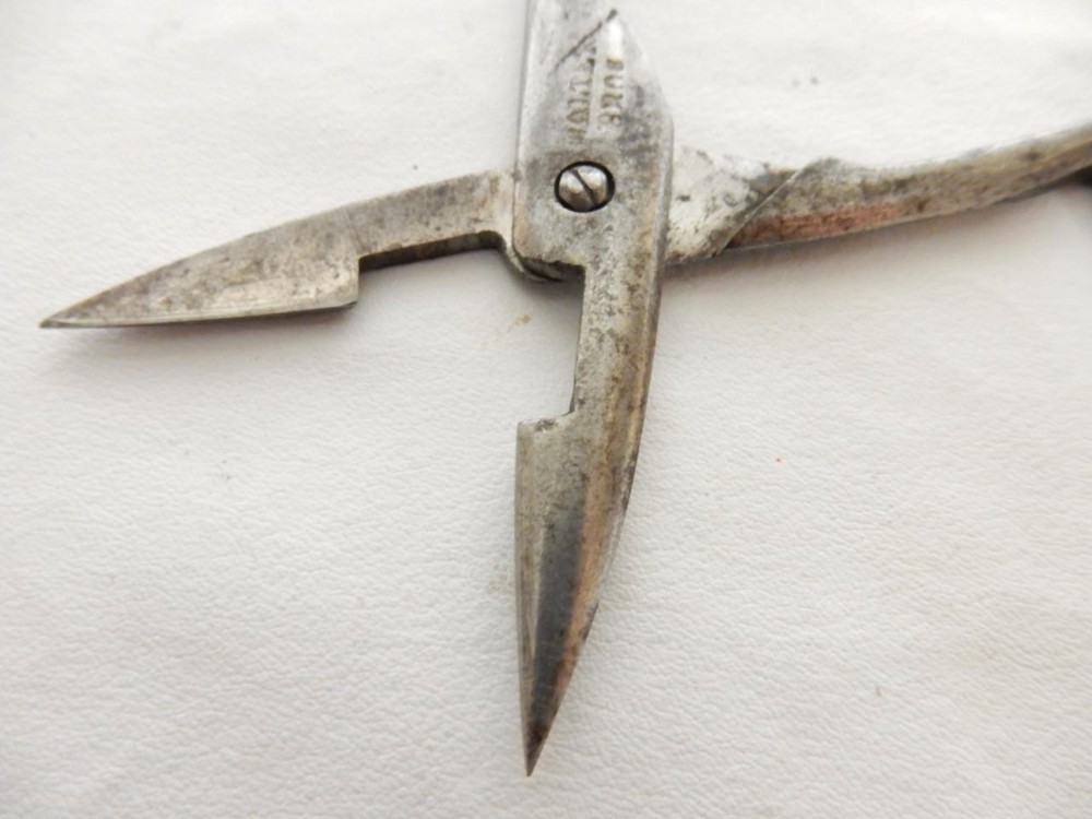 VINTAGE WALTER BROTHERS, BUTTON HOLE SCISSORS, SHARP