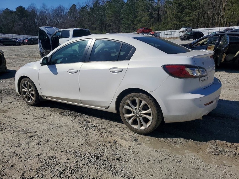 3 2011 Glove Box 4998884