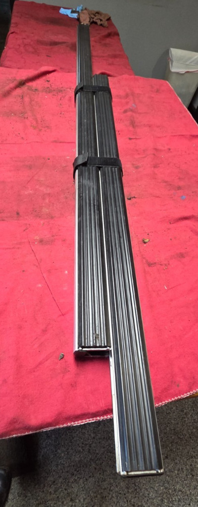 VOLVO FOLDING UPPER BUNK LADDER, BLK RUBBER , MISSING ONE FOOT, 8078803