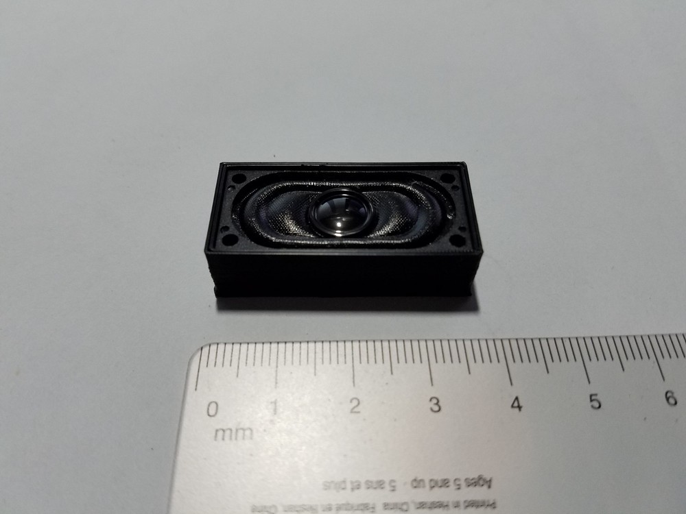 HO Scale 16x35mm Speaker. Includes enclosure. 810113 1513