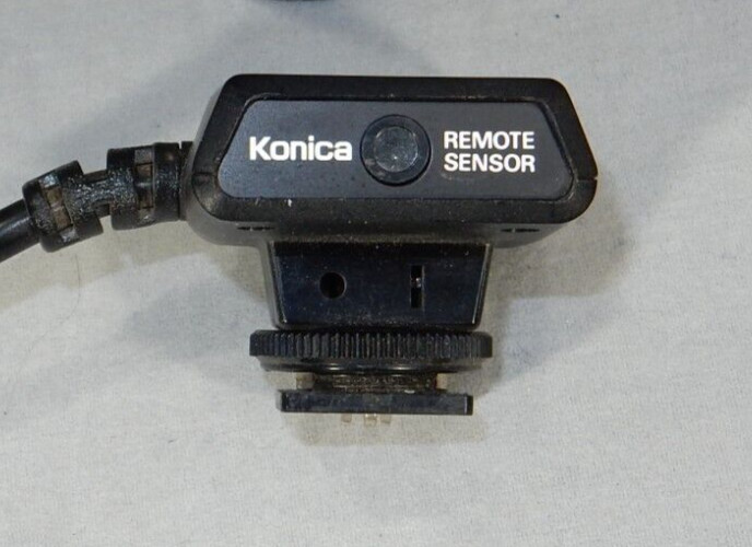 KONICA X-36 Auto Speedlight Flash for Konica SLR Cameras