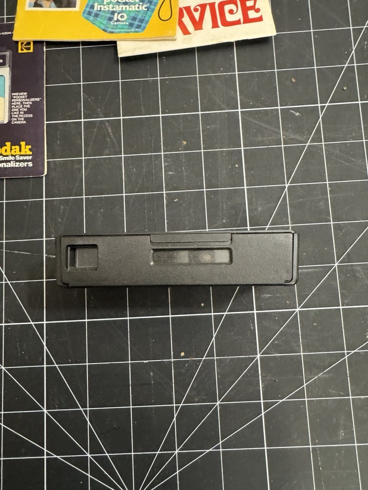 Kodak Pocket Instamatic 10 Vintage Camera - Untested