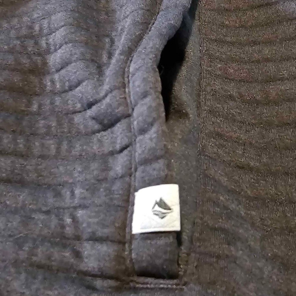 Men's XL Long Sleeved Ocean Coast 1/2 Zip Pullover.
