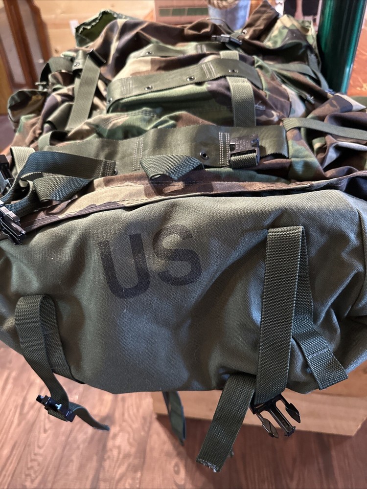 US Army Large Field Pack Internal Frame Special Defense Systems. Ex. Condition