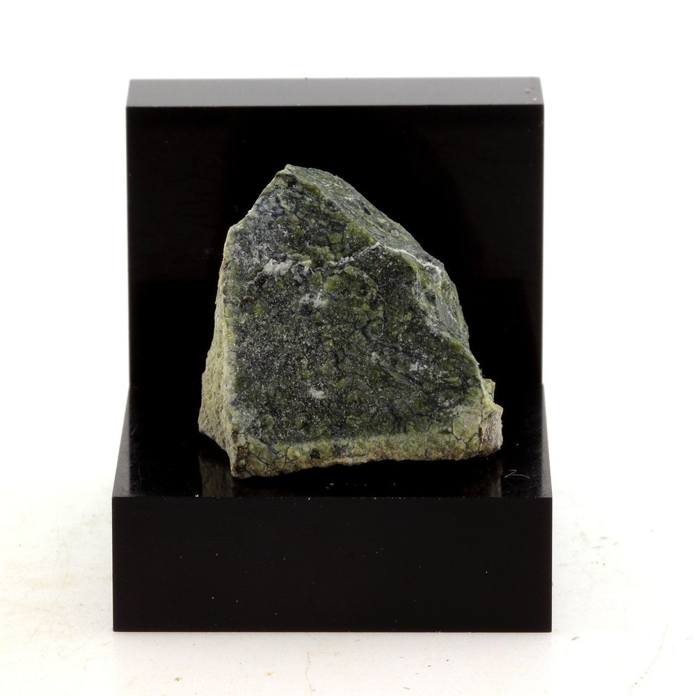 Chloritoschist. 41.62 Ct. Lanark, Ontario, Canada.