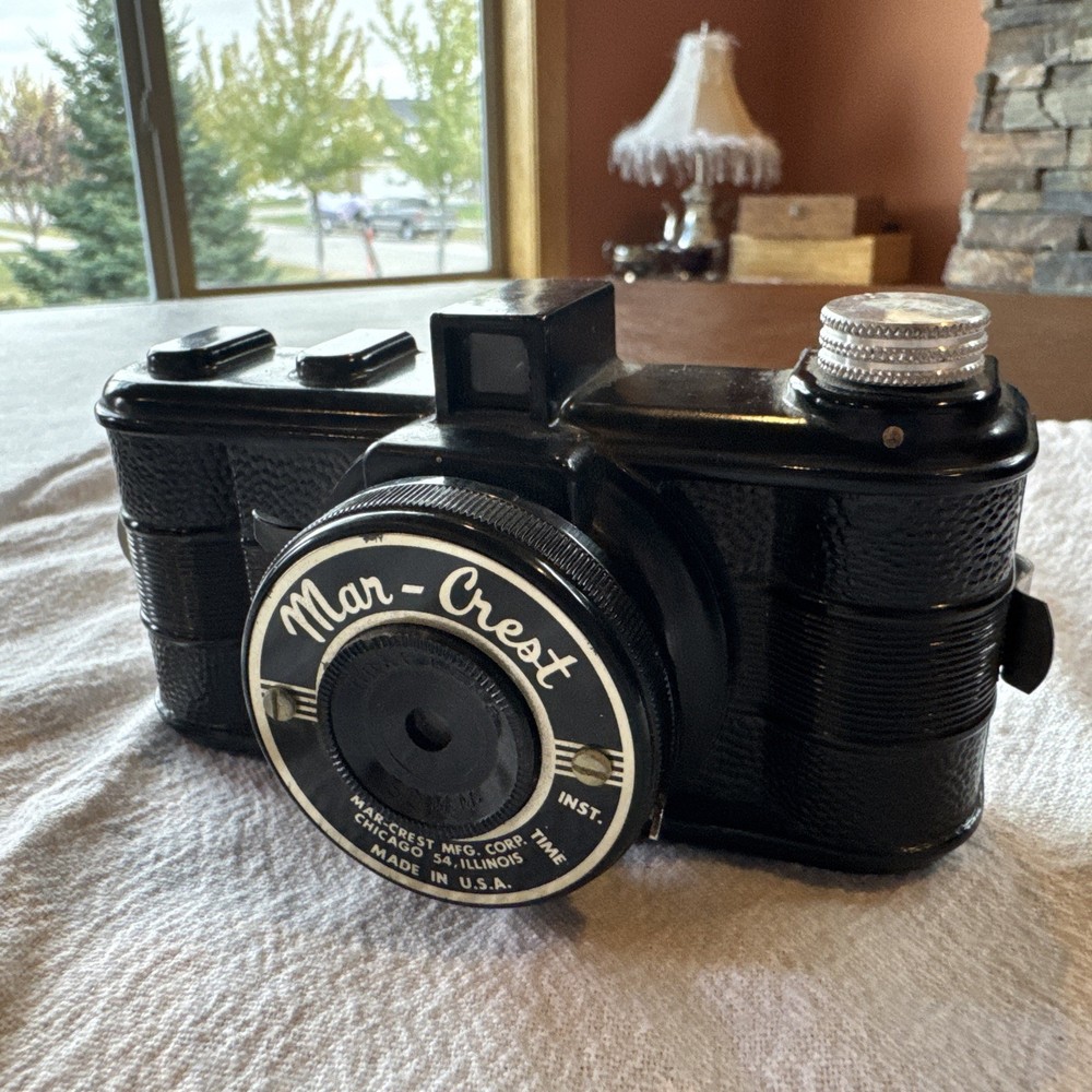 Vintage Mar-Crest Camera Plastic Camera, Untested