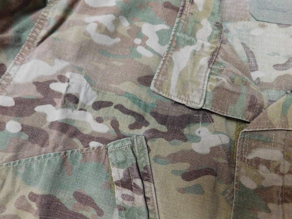US ARMY MULTICAM FLAME RESISTANT TOP COAT SIZE MEDIUM -LONG