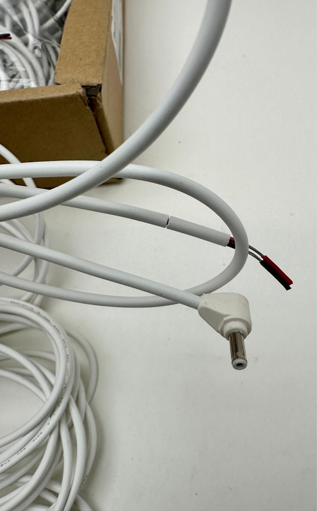 30x Philips InteGrade Cable 2.5m (98" ) White Angle 200921