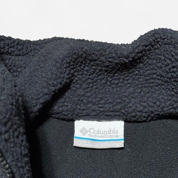 Black Columbia fleece jacket. Small.
