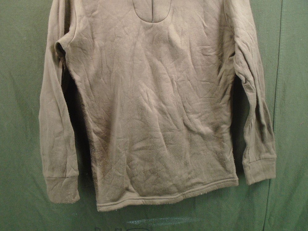 US Military Polypropylene Cold Weather Undershirt Polypro Shirt Medium 295-D