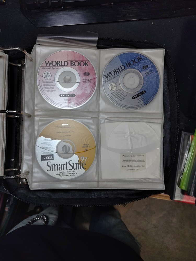 Vintage Apple Macintosh And Microsoft Large CD-Rom Software 90 Discs Lot