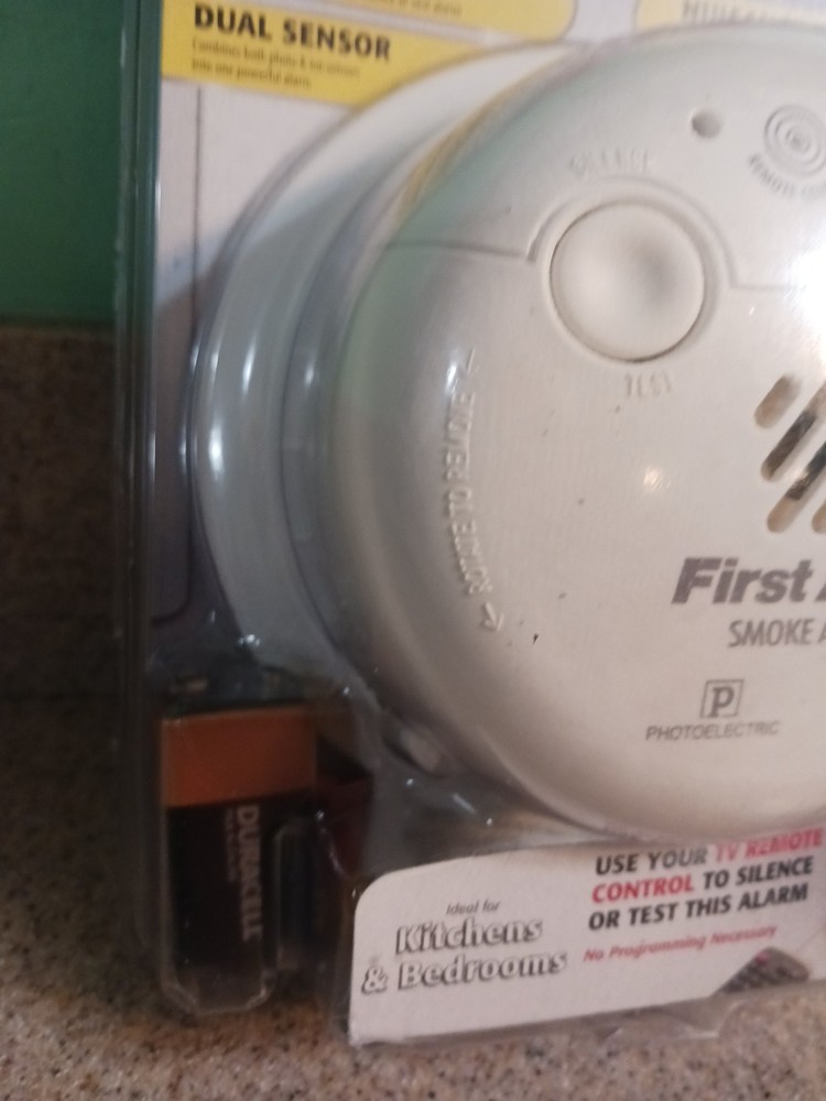 First Alert Ultimate Smoke/Fire Alarm Dual Sensor remote controlled #SA302