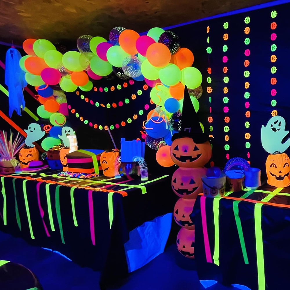 4 Pcs 15W LED Black Light Bulbs, BR30 E26 Black Shell Blacklight LED Bulb, 385-4