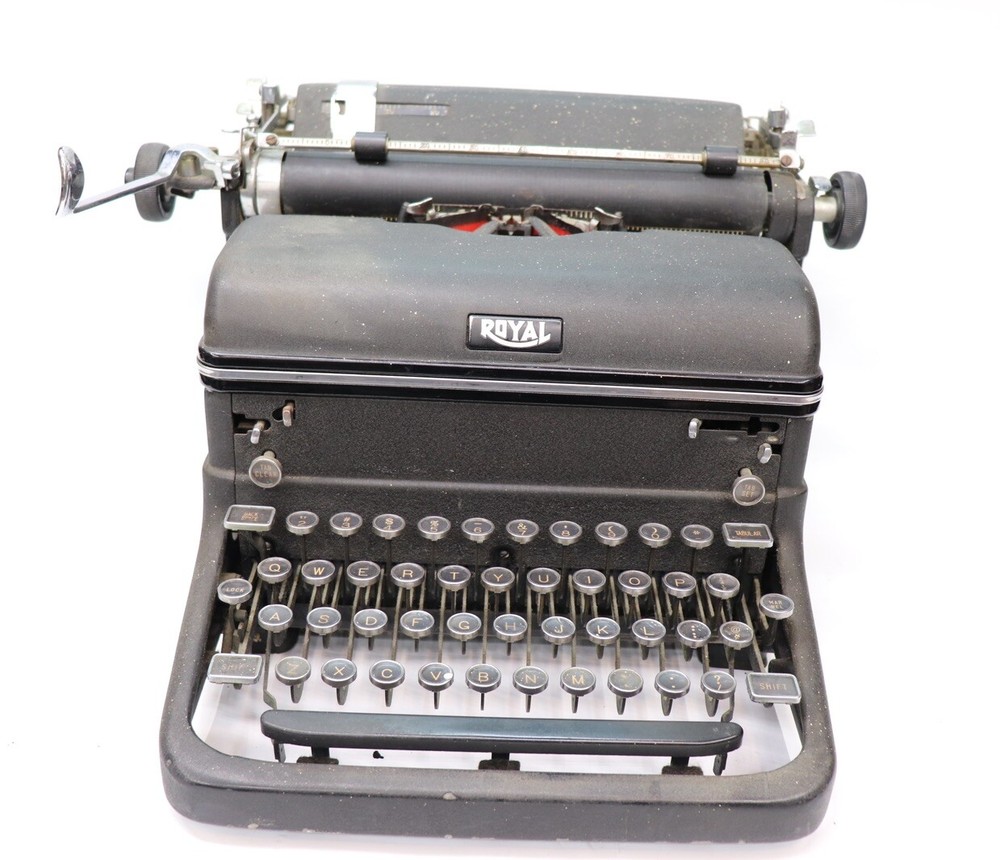 Vintage Royal 1938  KMM  Touch Control Magic Margin Manual Typewriter