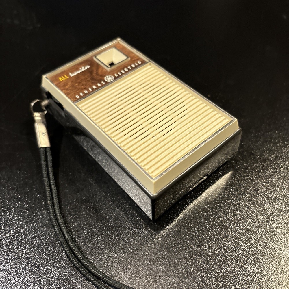 GENERAL ELECTRIC Transistor Radio - WORKS! Great Shape