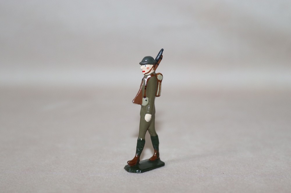 Lead Foreign Soldier Marching Figure ~ Modern