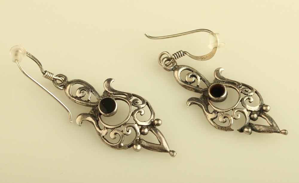 Vintage Sterling Silver scroll Lace Black Onyx Dangle Hook Earrings