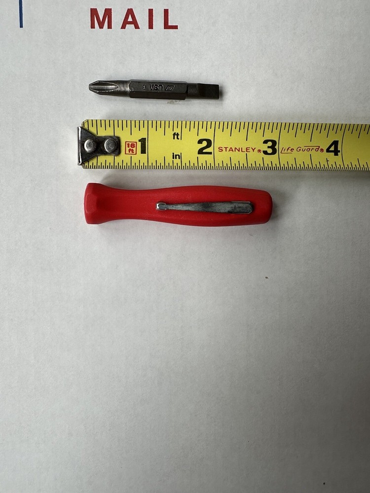 Snap-on Pocket Screwdriver. Reversible Bit. Red