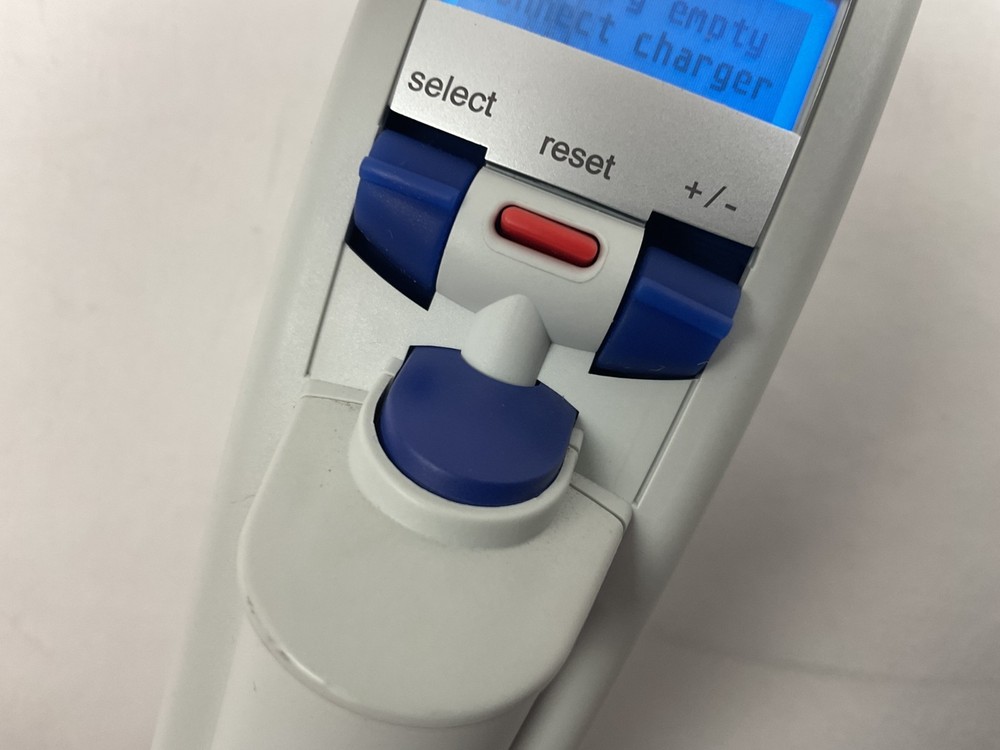 Eppendorf M13454B Repeater Xstream Electronic Repeating Pipette Lab