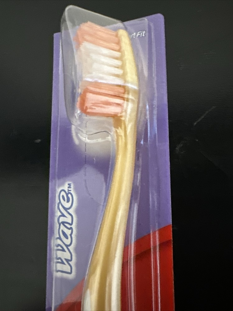 Colgate Wave Standard Toothbrush Soft Compact Head - Orange