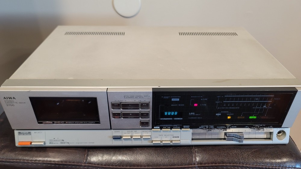 Aiwa AD 3700U Cassette Deck