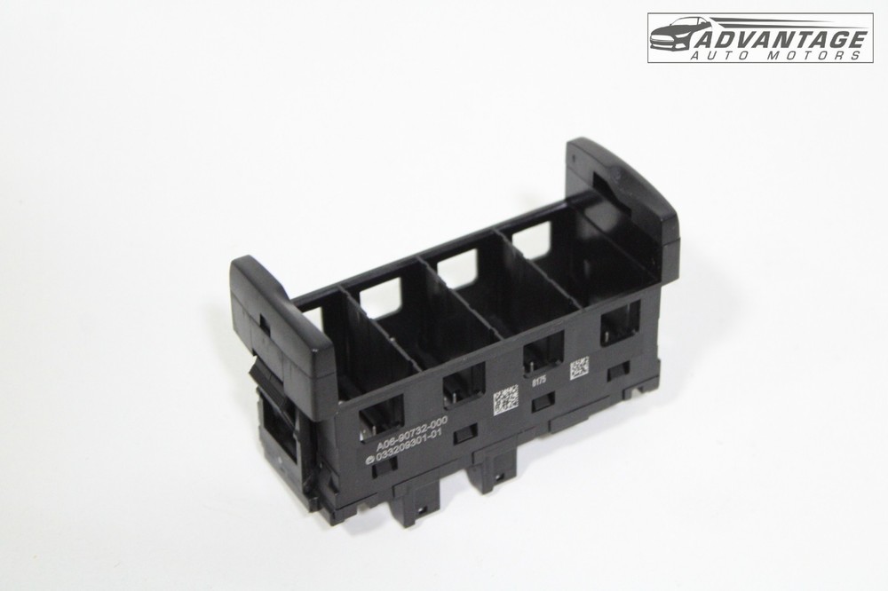 2018-2024 FREIGHTLINER CASCADIA 126 DASHBOARD ROCKER SWITCH BRACKET SUPPORT OEM