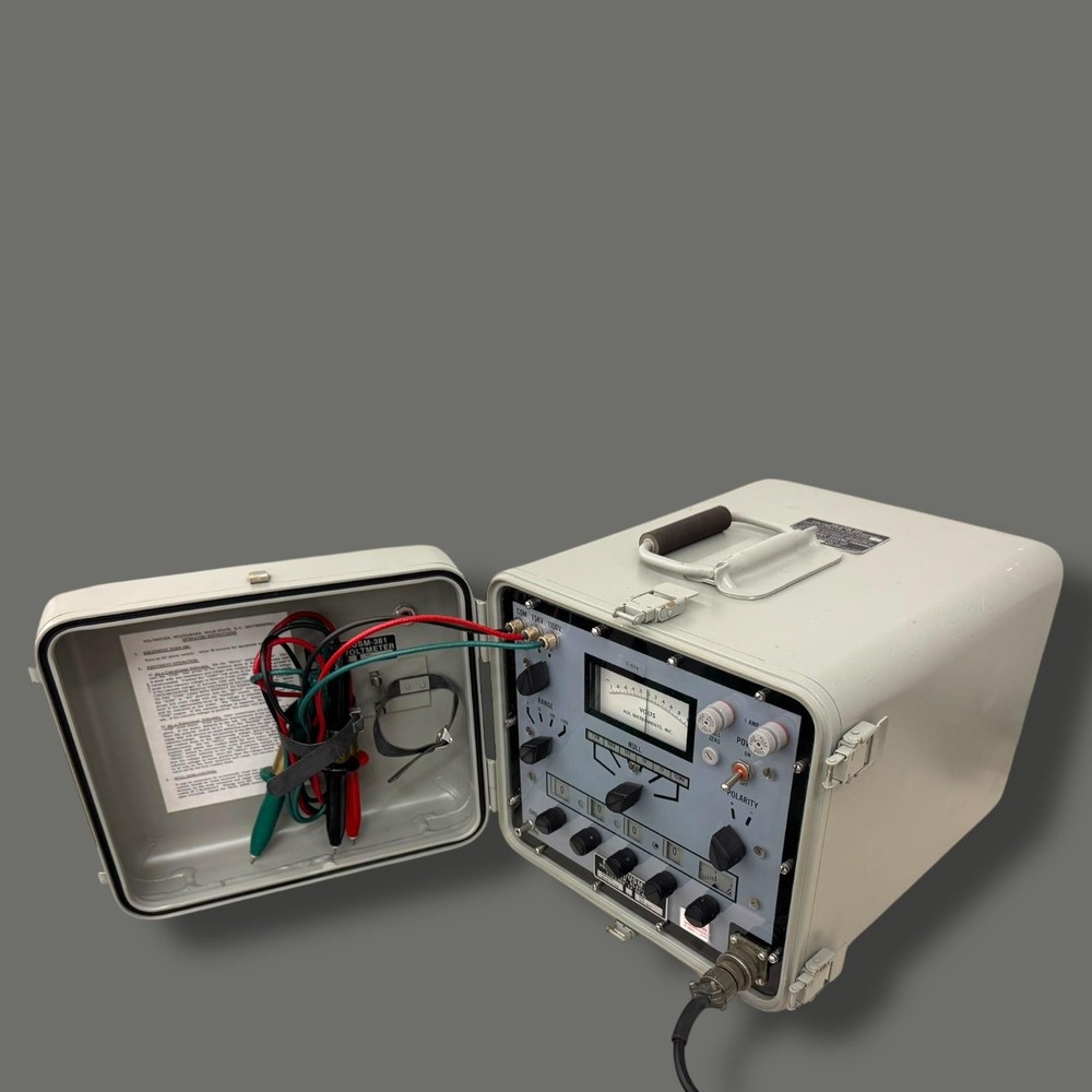 AUL Instruments Naval Electronic Systems Command AN/USM-381 Voltmeter ME-440