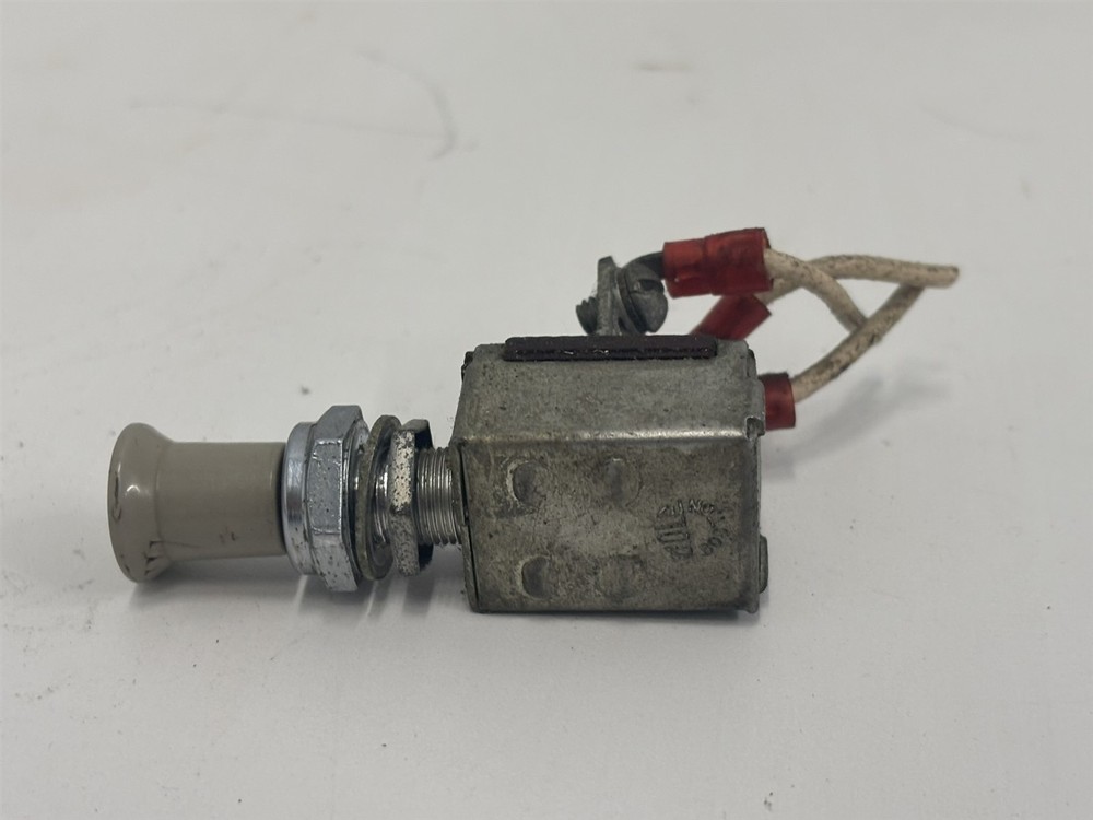 1956 Cessna 172 NAV Navigation Light Push Pull Switch 0713026-4