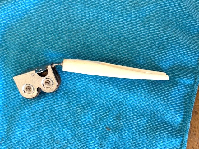 Vintage Ekco Metal Knife Sharpener Pull-Through White Plastic Handle VGUC