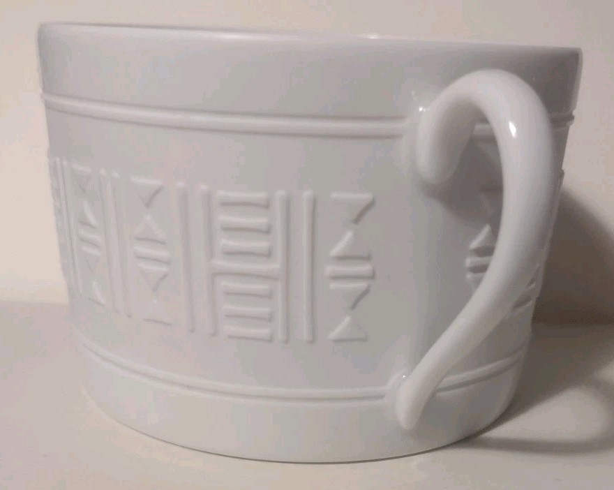 HERMES Egee Aegean Flat Cup All White Minimalist Embossed Geometric Marked