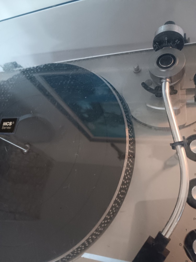 MCS MULTI PLAY Turntable (built by Technics) Model 6710 Belt Drive.