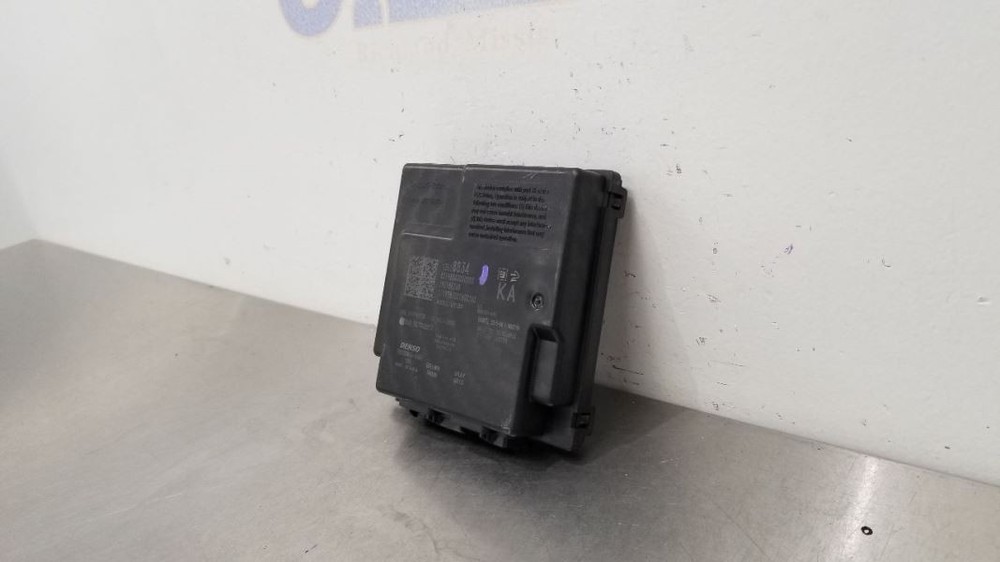 20 CADILLAC ESCALADE ESV THEFT LOCKING KEYLESS ENTRY CONTROL MODULE 13518834
